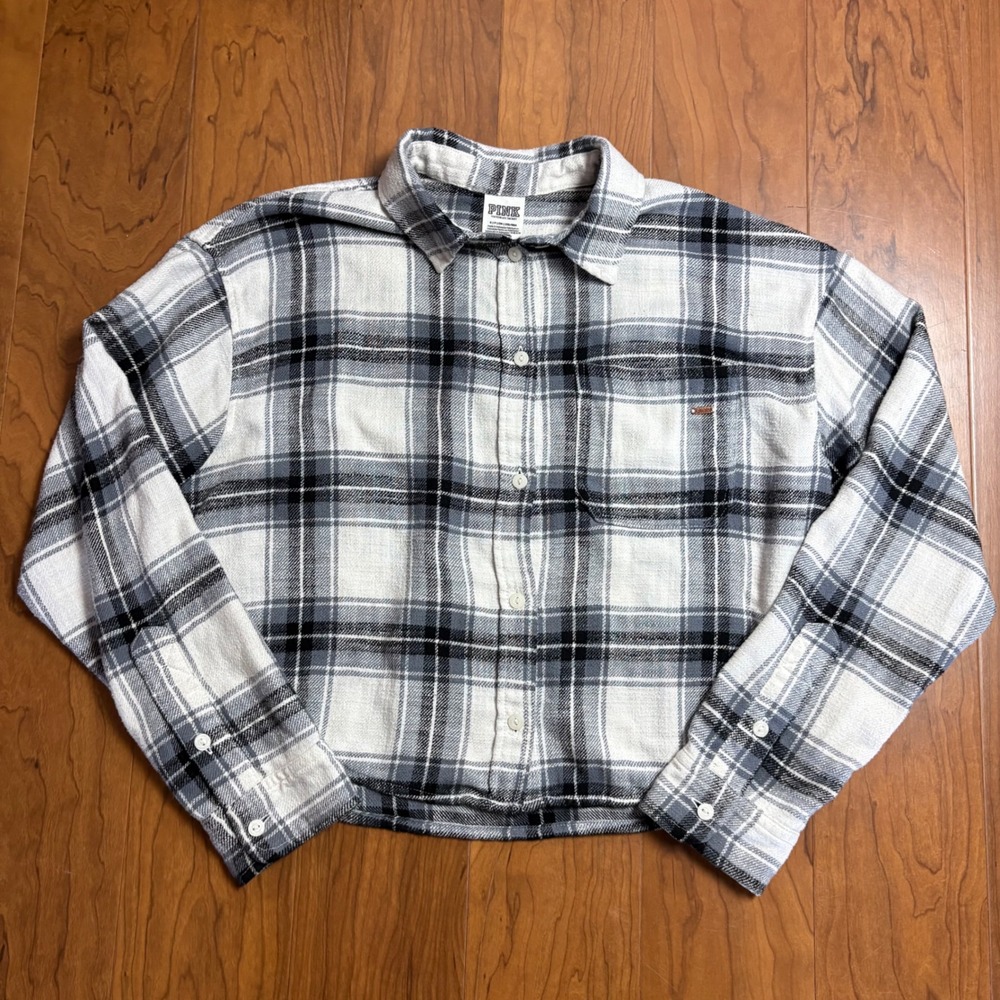 PINK Victoria's Secret Cropped Flannel Shirt Black White Plaid Small Relaxed
